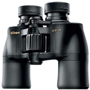 Nikon-Aculon-A211-10x42-debout